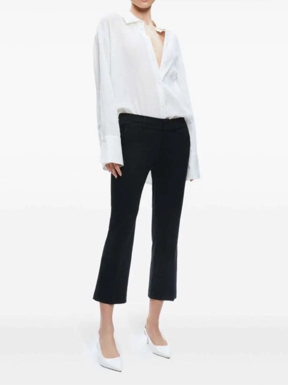 Alice + Olivia Janis Low Rise Cropped Flare Trousers
Pants
Black
Lyocell
$295